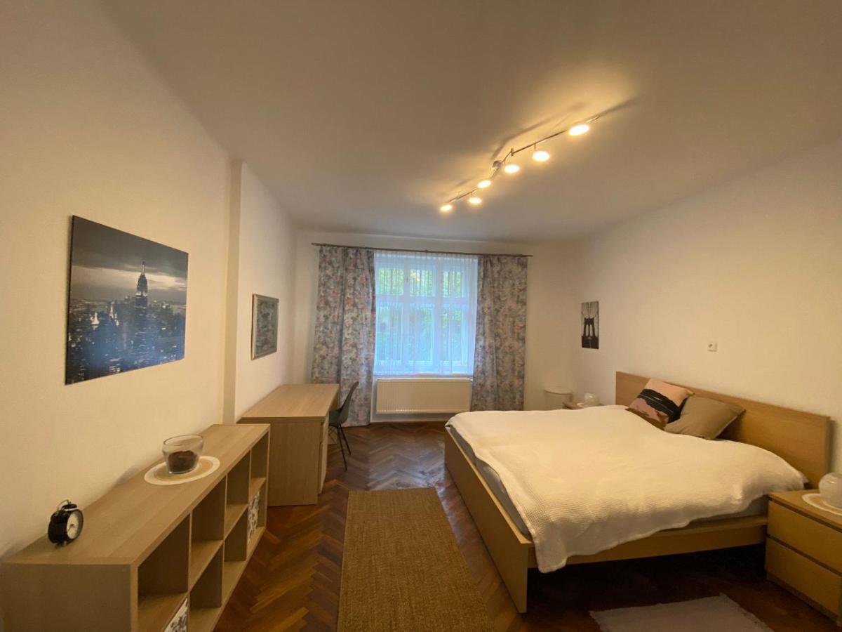 Apartman Xaveriova Prag Exteriör bild